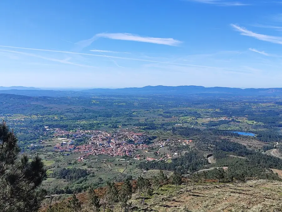 Vista de Valverde del Fresno (Cáceres)